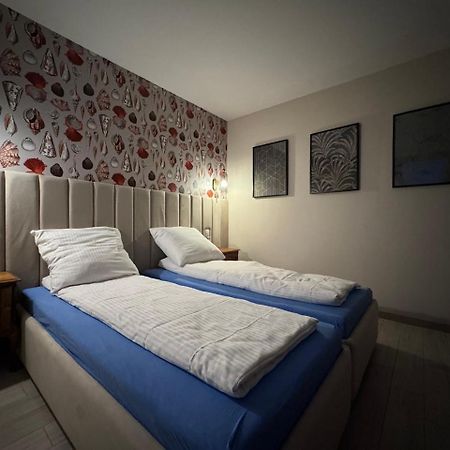 Little White Frog Apartment Szczecin Exterior photo