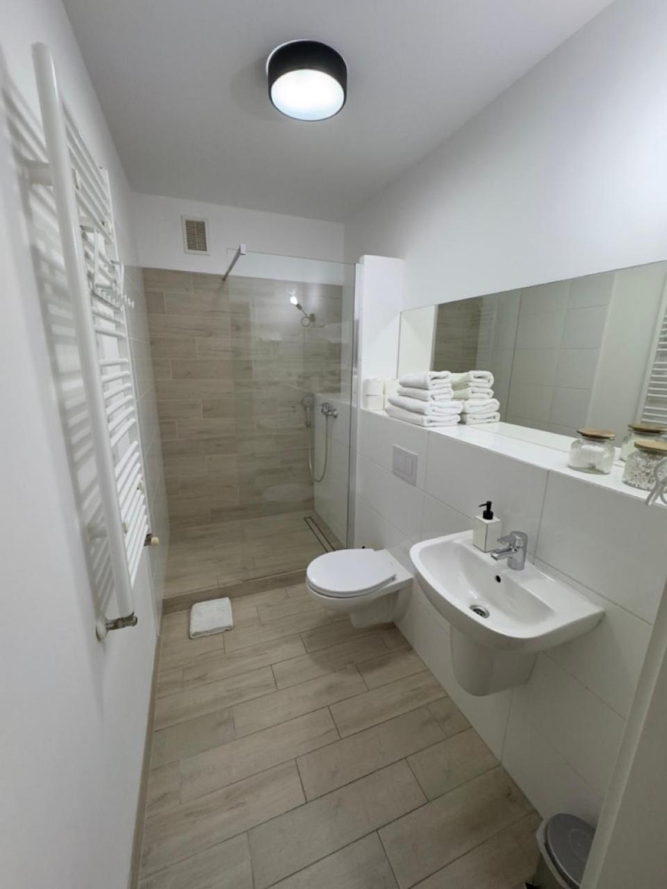 Little White Frog Apartment Szczecin Exterior photo